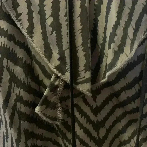 Signature by Shine Sz S Ruffled blouse - Picture 6 of 10